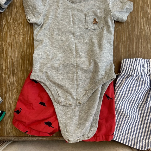 GAP Baby 6-12 mo — shorts x2 + play suit - Picture 2 of 5